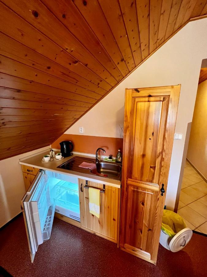 Penzion Zrzka Korenov Bagian luar foto