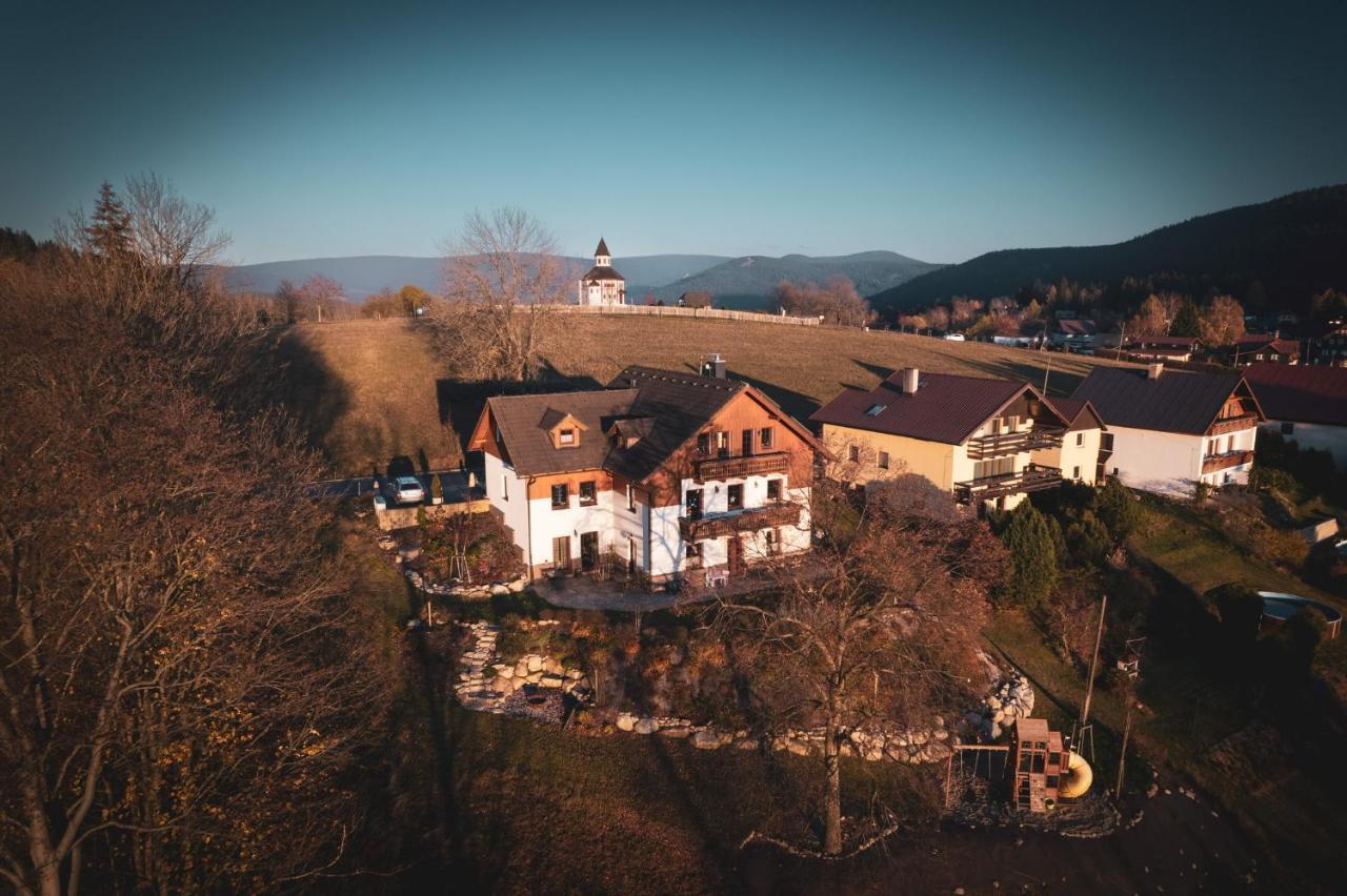 Penzion Zrzka Korenov Bagian luar foto